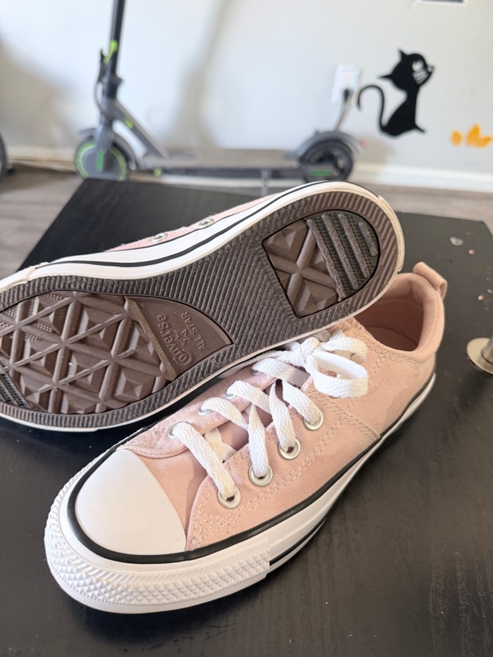 Converse Pink Low Top Sneakers - Picture 2 of 3